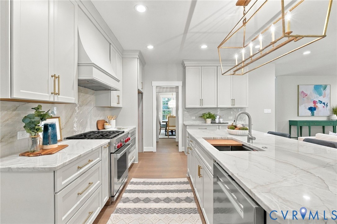 Beautiful Quartzite Tops & Splash Make this Kitchen Extra Special