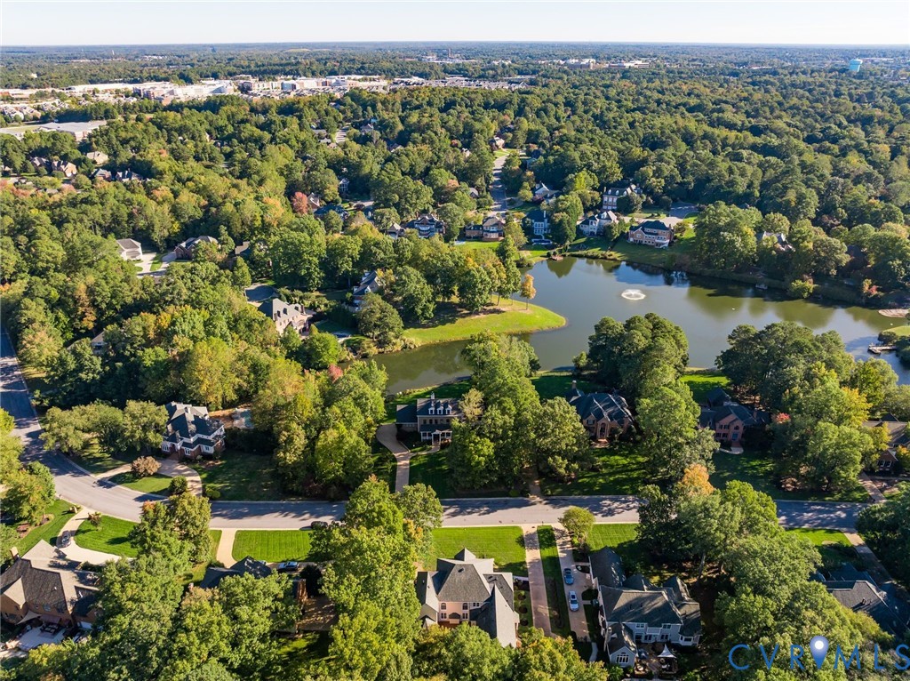 Barrington West residents enjoy lake access and a beautifully maintained community.
