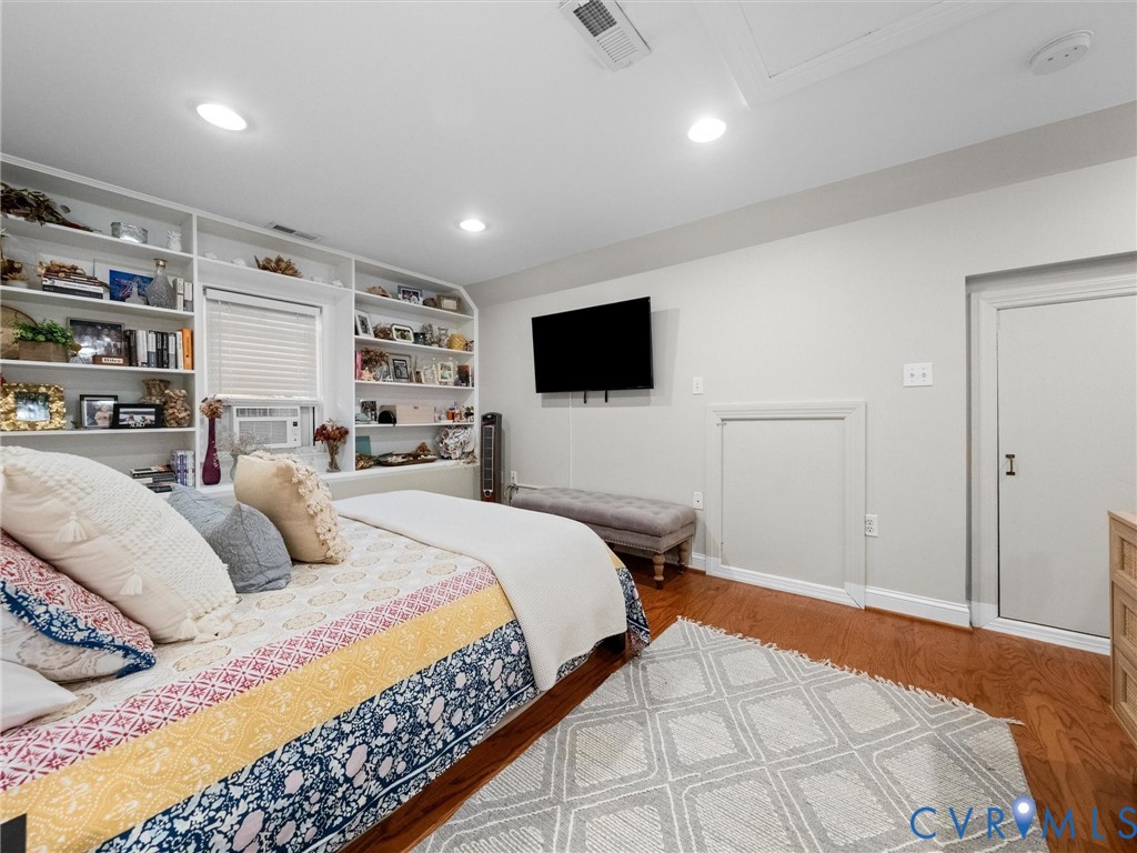 Upstairs Primary Bedroom