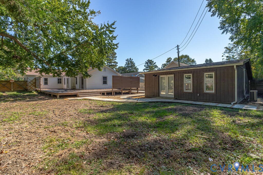 32 2nd Avenue, Kilmarnock, VA 22482