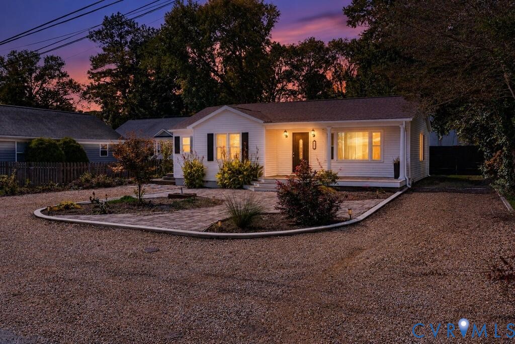 32 2nd Avenue, Kilmarnock, VA 22482 32 2nd Avenue, Kilmarnock, VA 22482