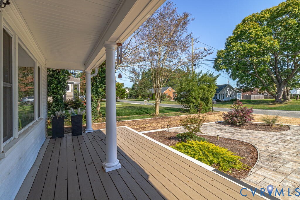 32 2nd Avenue, Kilmarnock, VA 22482