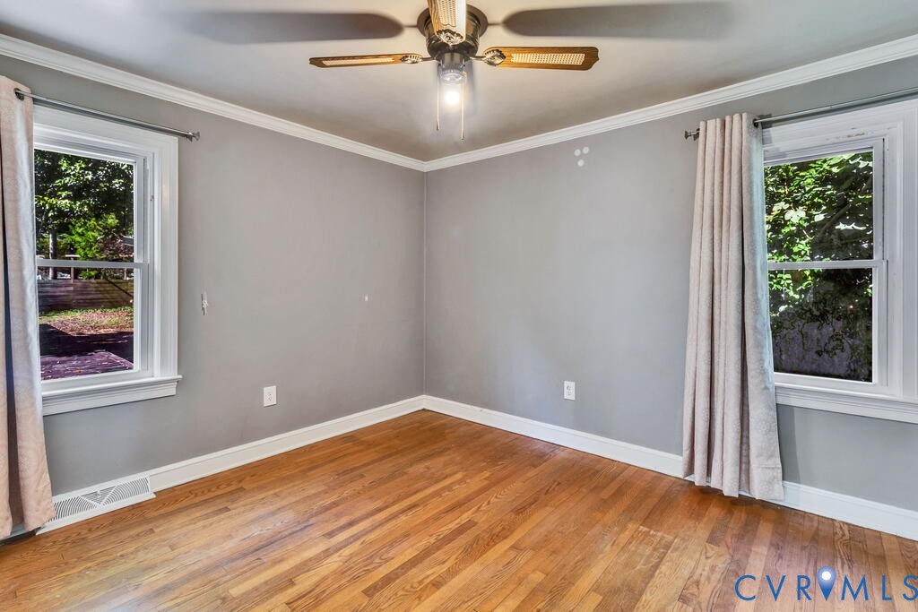 32 2nd Avenue, Kilmarnock, VA 22482