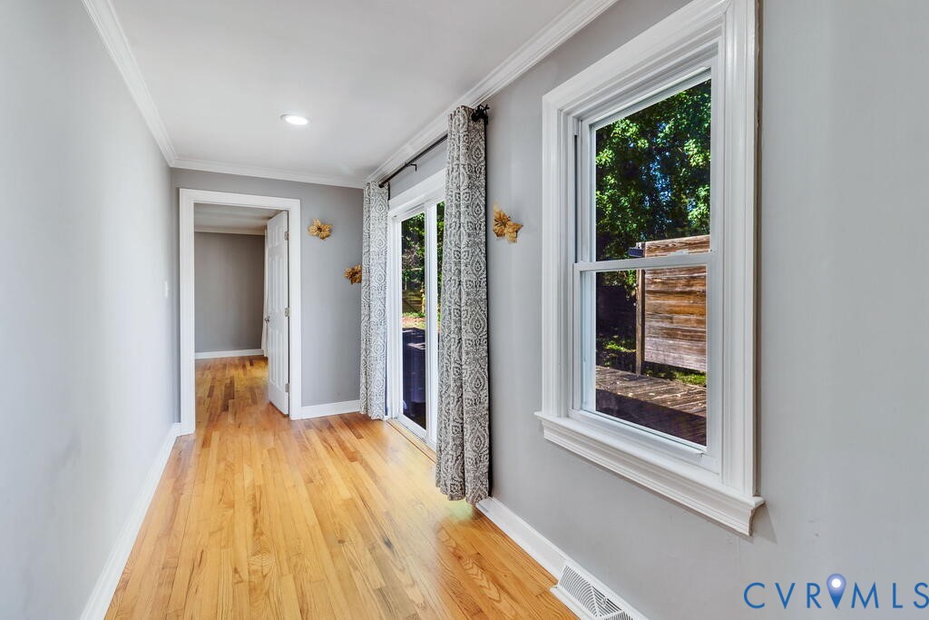 32 2nd Avenue, Kilmarnock, VA 22482