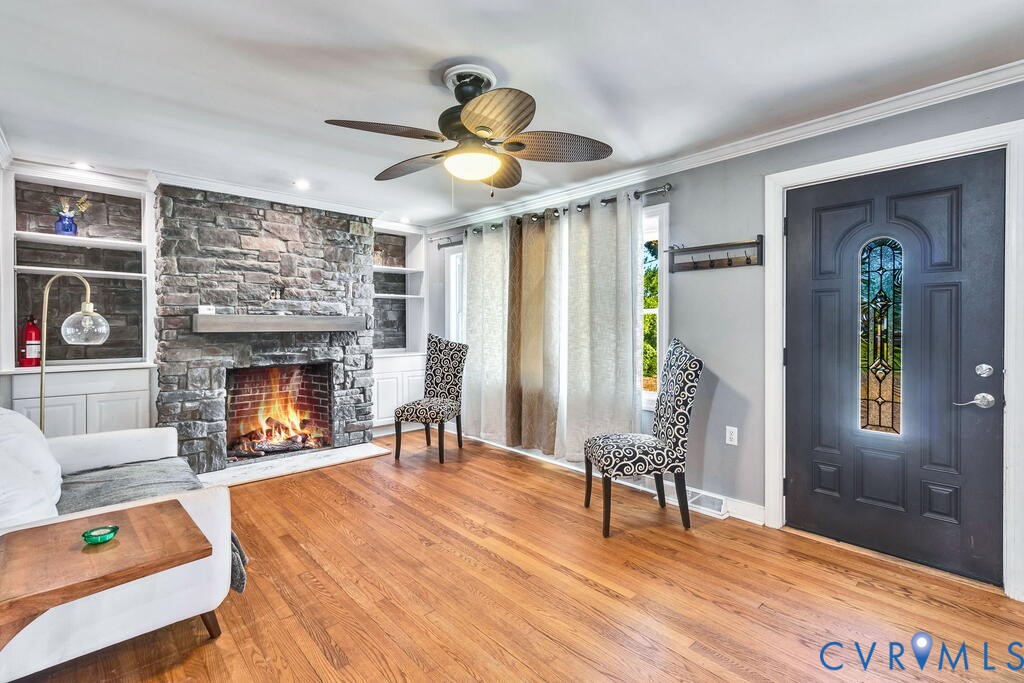 32 2nd Avenue, Kilmarnock, VA 22482