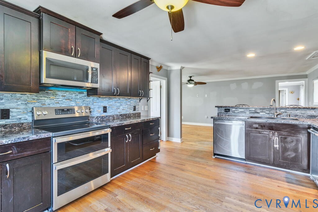 32 2nd Avenue, Kilmarnock, VA 22482