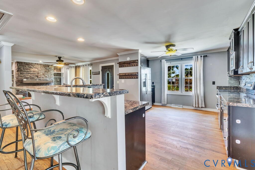 32 2nd Avenue, Kilmarnock, VA 22482