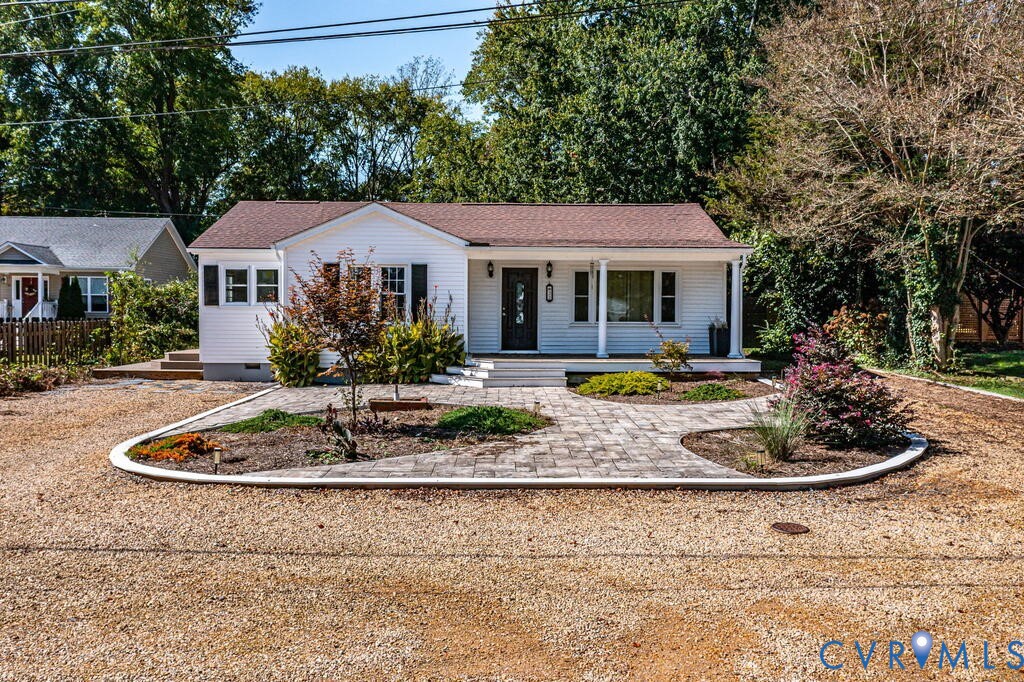 32 2nd Avenue, Kilmarnock, VA 22482