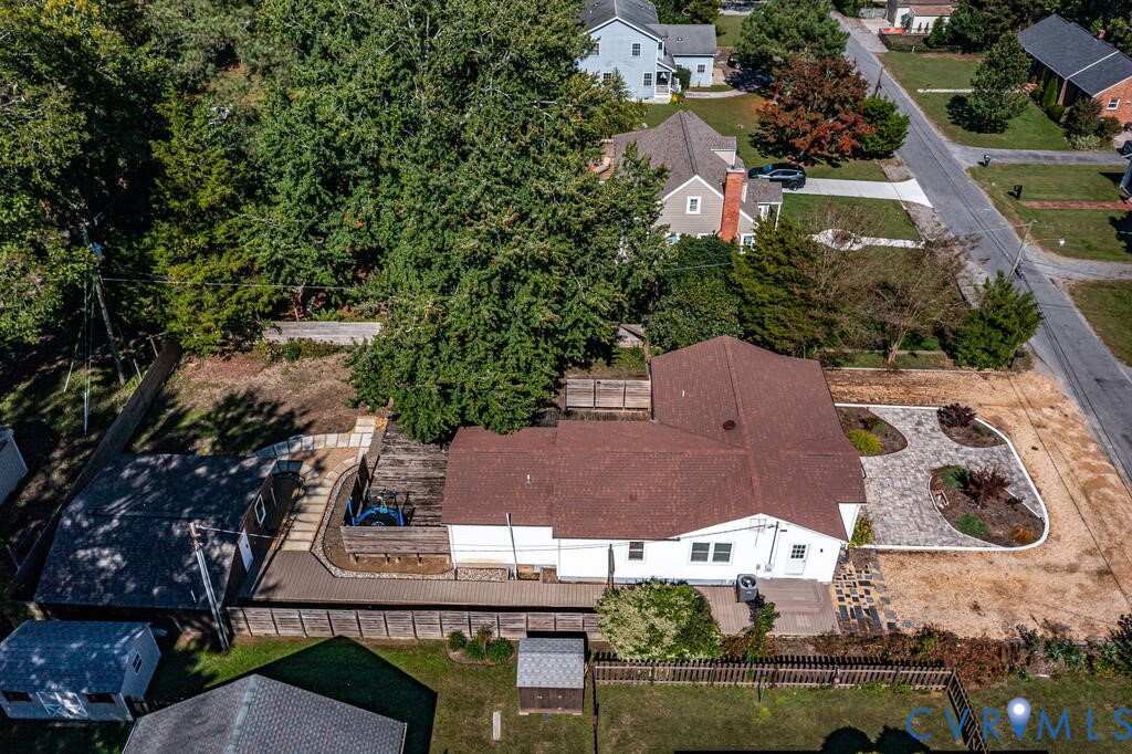 32 2nd Avenue, Kilmarnock, VA 22482