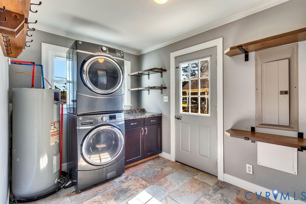 32 2nd Avenue, Kilmarnock, VA 22482