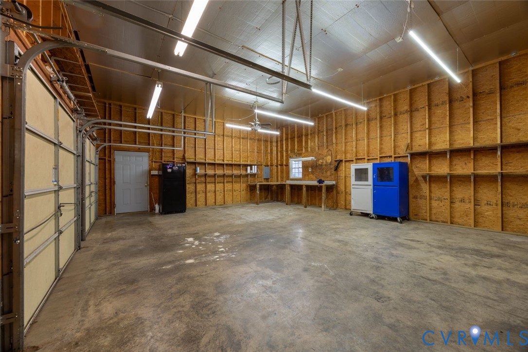 3 car detached garage