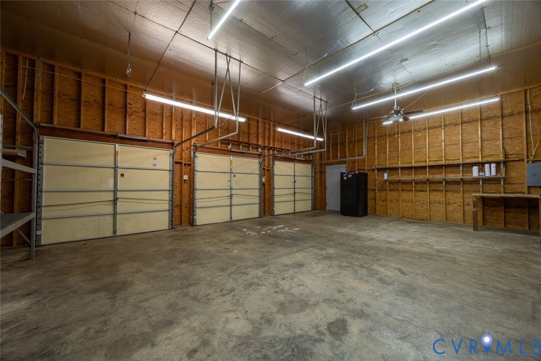 3 car detached garage