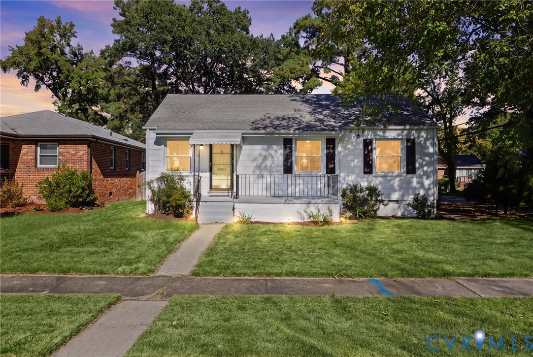Come see this Sweet, Cozy home for yourself!