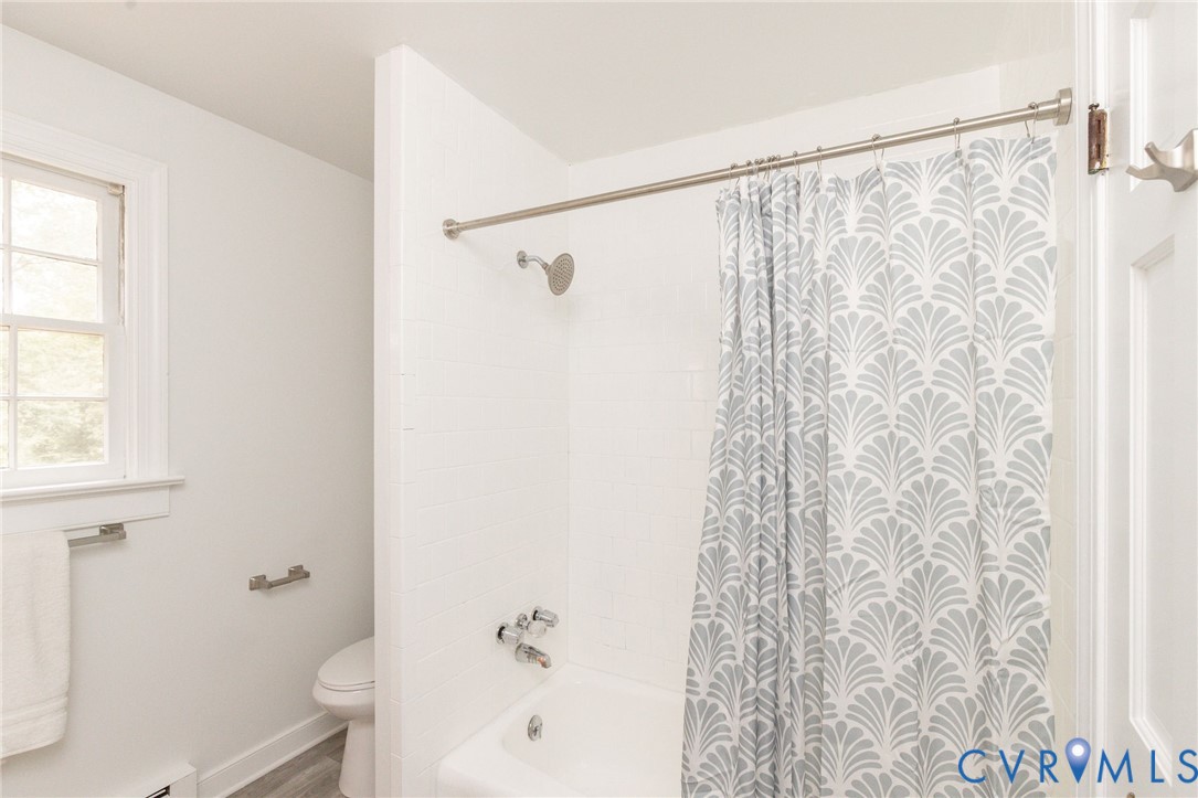 3rd floor- Hall Bath