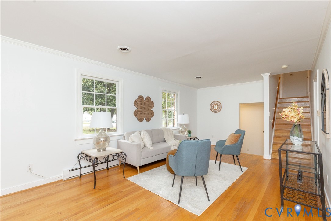 2nd floor- HW floors-