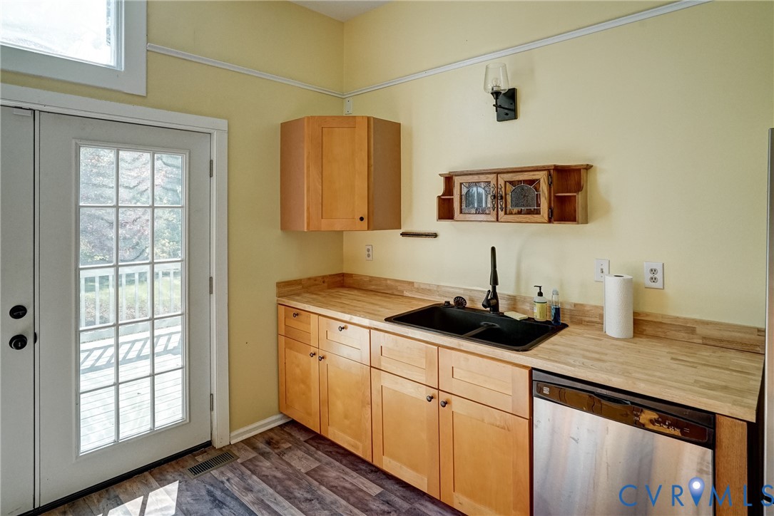 6452 W River Road, Vinyard Row Of Columbia, Columbia, VA 23038