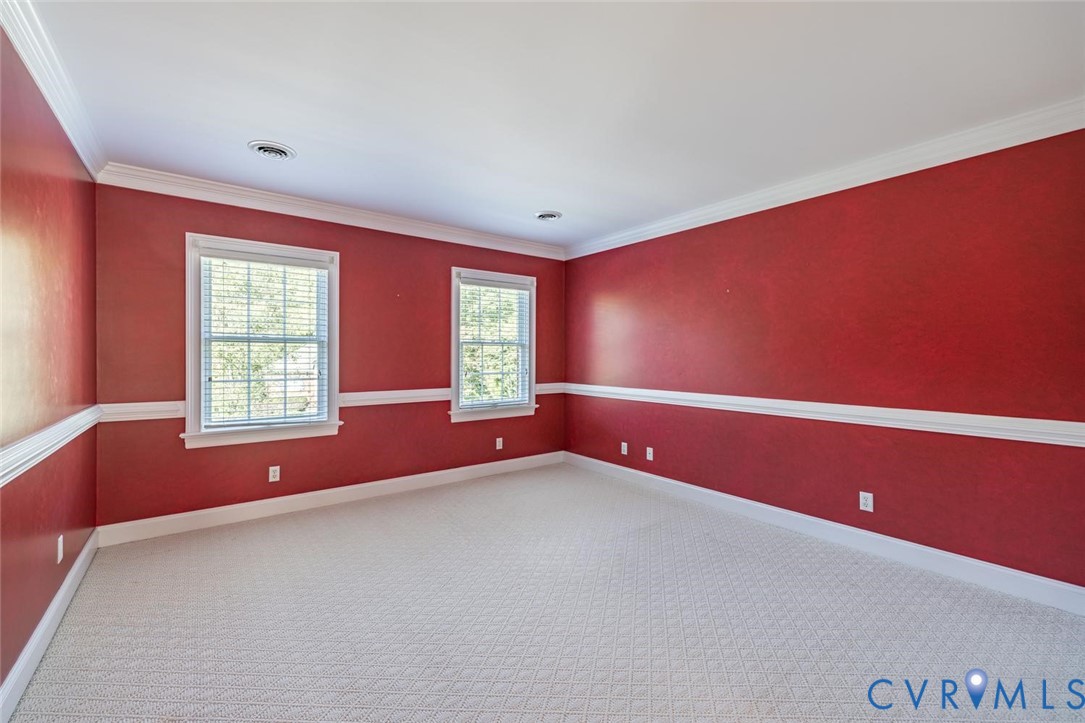 4th bedroom with Jack and Jill bath