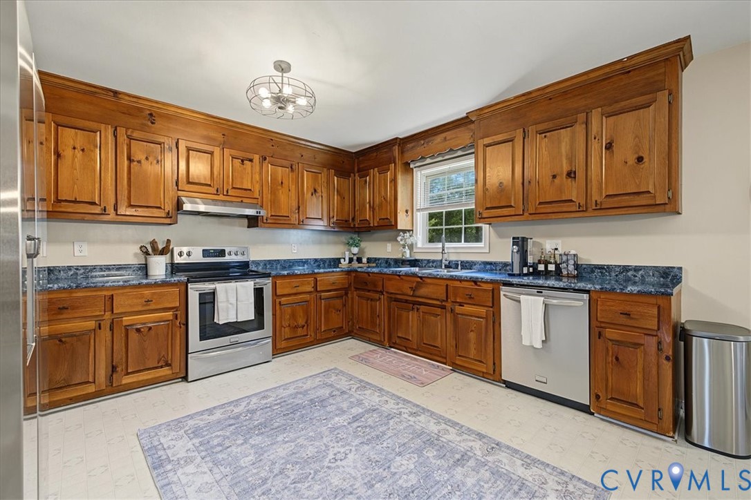 11410 Fleet Drive, Dinwiddie, VA 23841