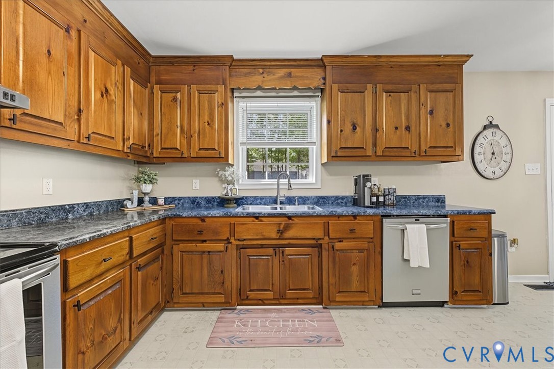 11410 Fleet Drive, Dinwiddie, VA 23841