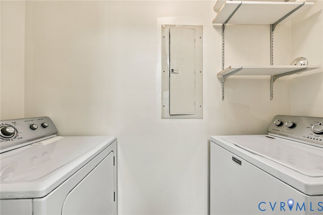 Washer & Dryer convey plus additional storage