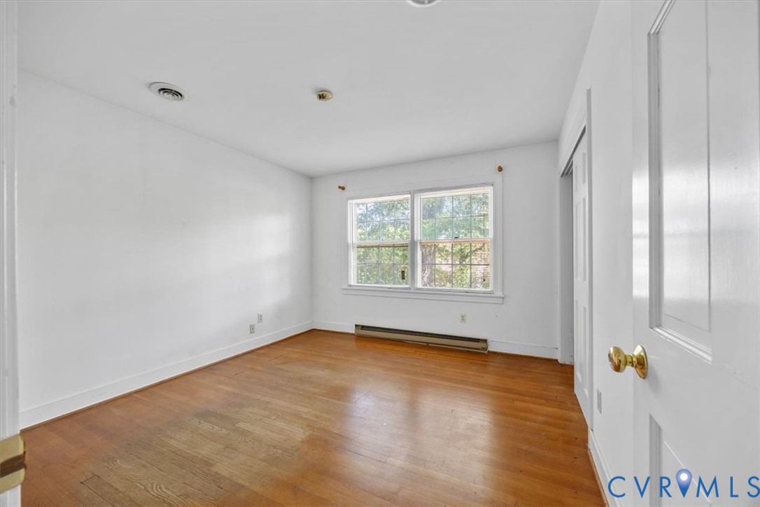 Upstairs Bedroom #2