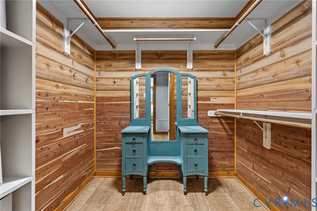 Primary Walk-in #2 - cedar lines