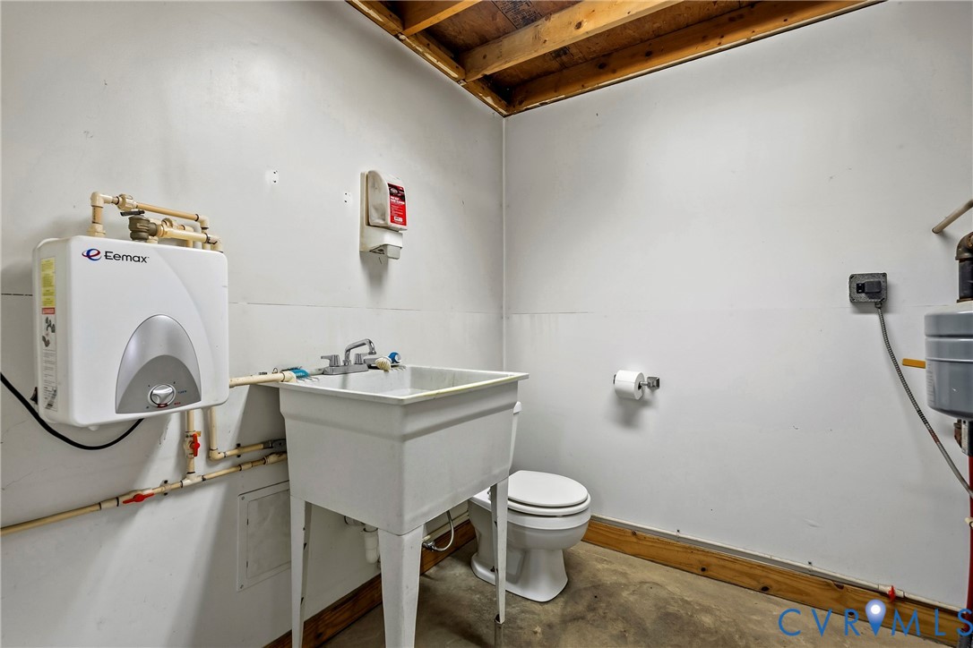 Workshop Bathroom