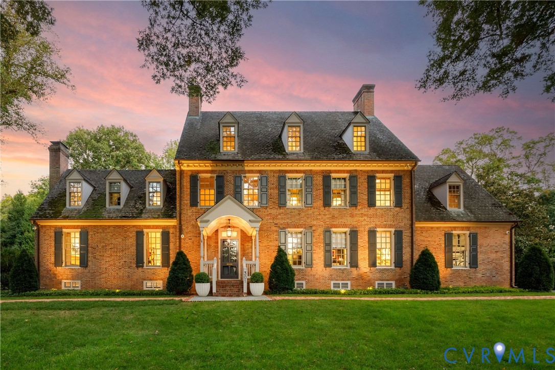Brick Colonial designed by Louis W. Ballou in 1937, set at the quiet back of Windsor Farms. Brick Colonial designed by Louis W. Ballou in 1937, set at the quiet back of Windsor Farms.