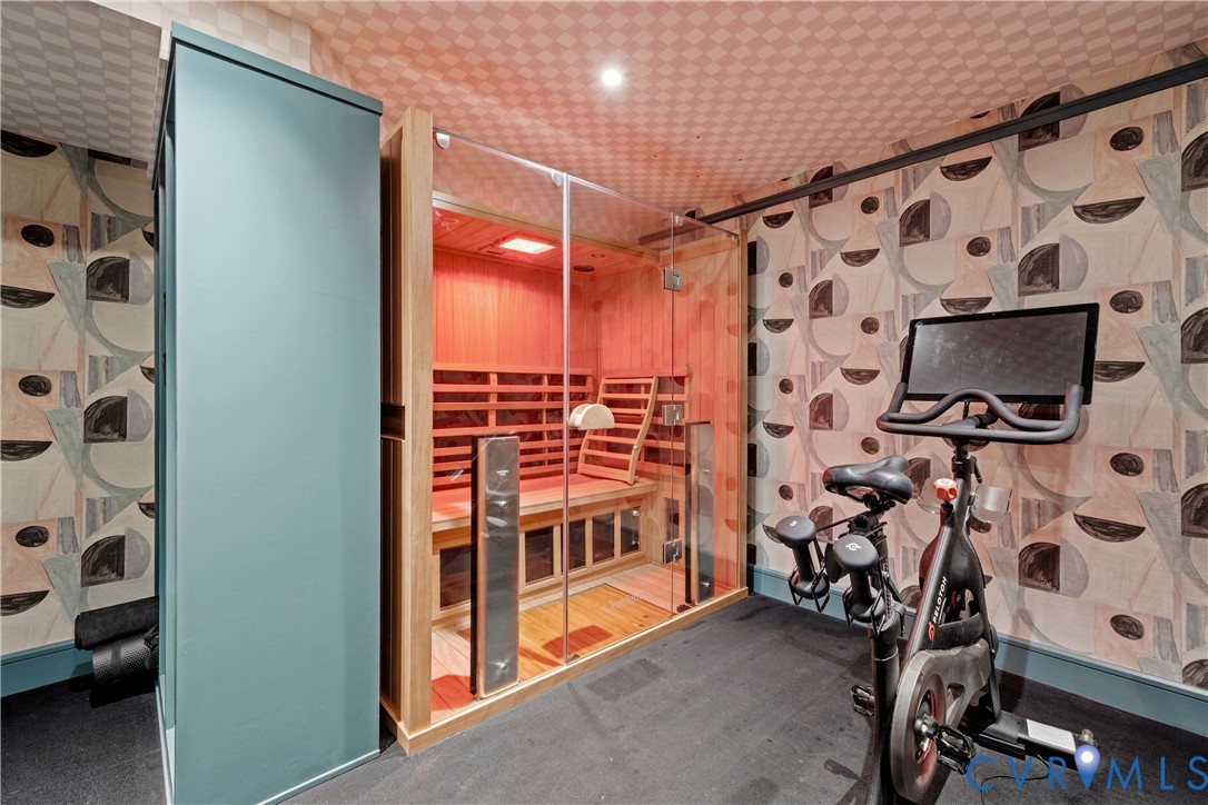The sauna in the exercise room conveys.
