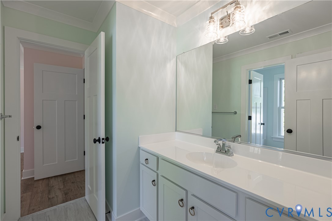 Photo from Boone Homes Gallery; photo of similar home, not home for sale; upgrades shown