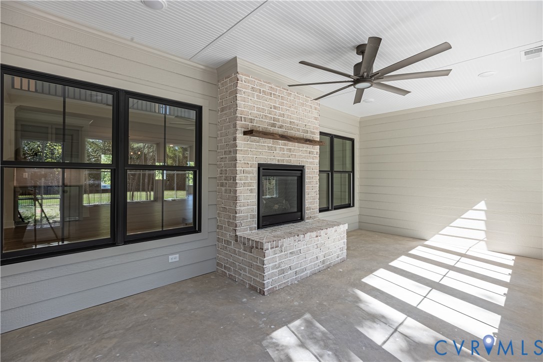 Photo from Boone Homes Gallery; photo of similar home, not home for sale; upgrades shown