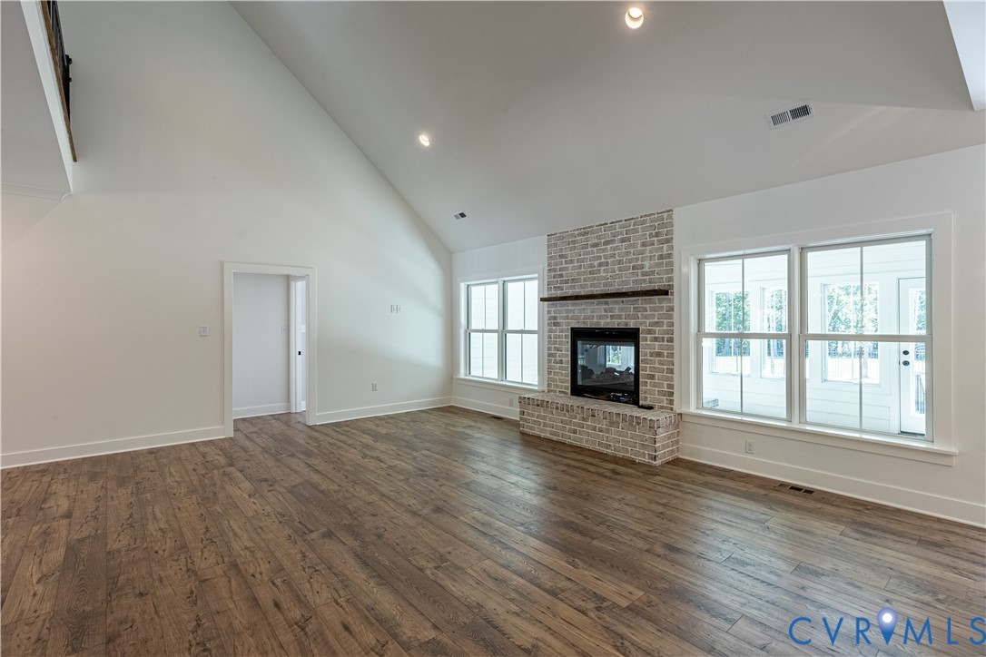 Photo from Boone Homes Gallery; photo of similar home, not home for sale; upgrades shown