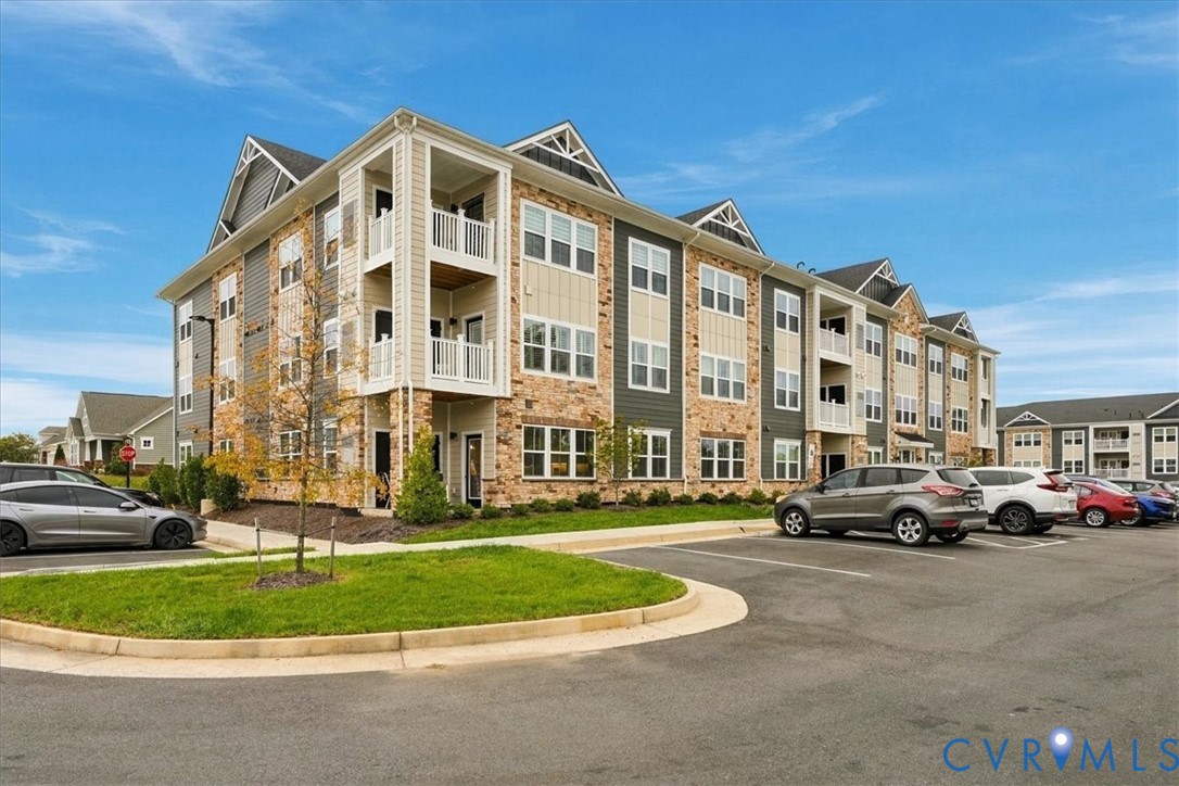 6725 Citory Way, #102, Moseley, VA 23120