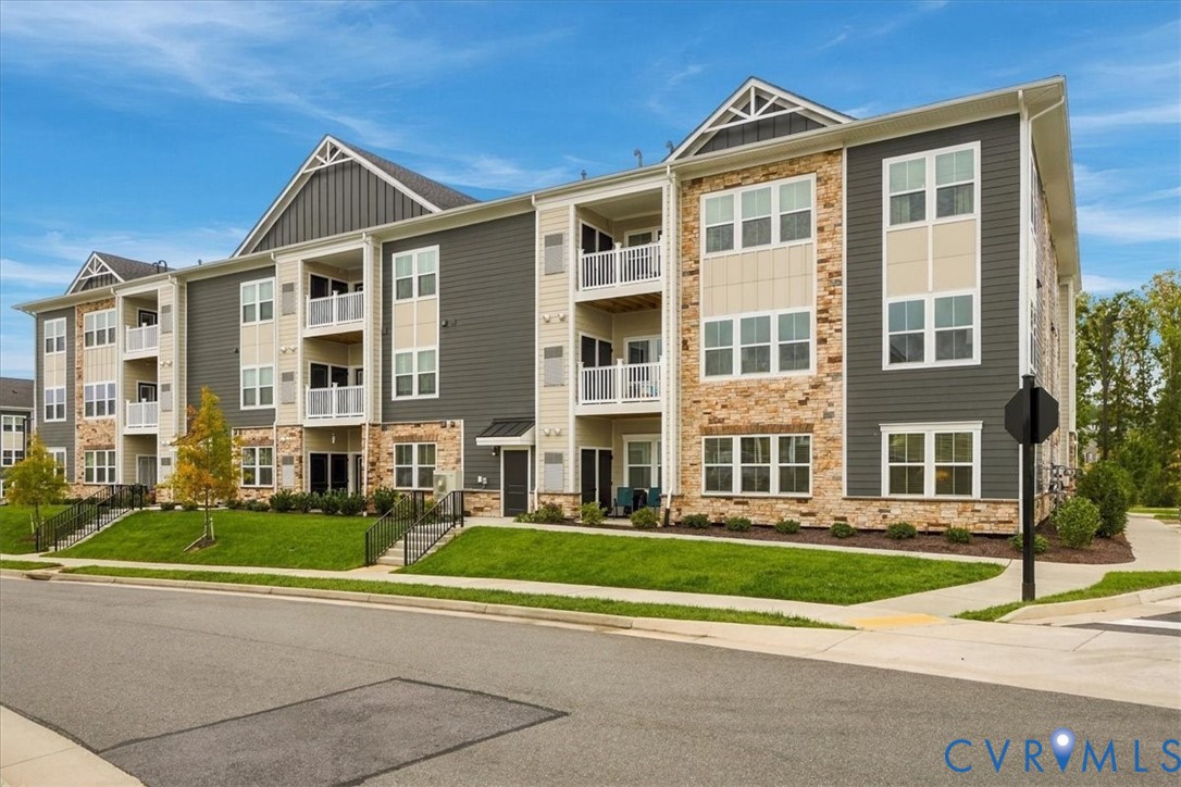 6725 Citory Way, #102, Moseley, VA 23120