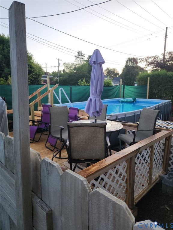 Above ground pool