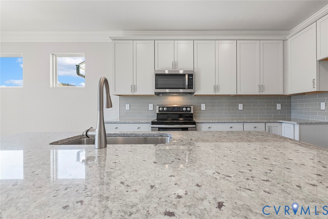 This home is TO BE BUILT. The photo represents the plan, not the actual home. Design selections may vary.