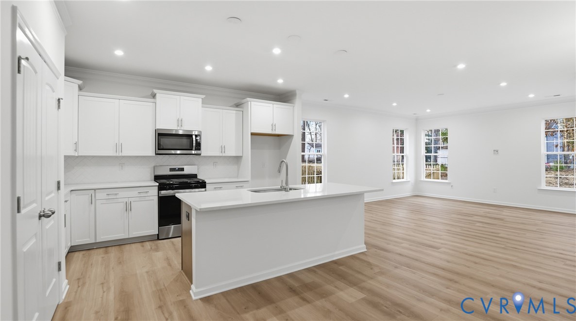 This home is TO BE BUILT. The photo represents the plan, not the actual home. Design selections may vary.