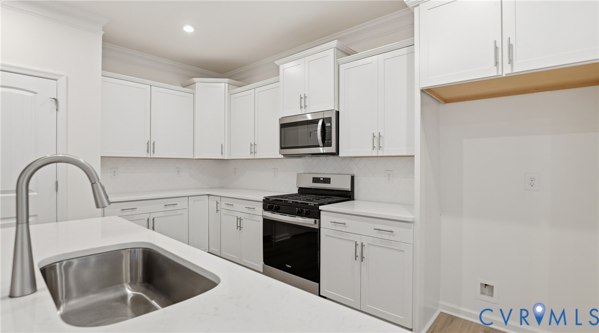 This home is TO BE BUILT. The photo represents the plan, not the actual home. Design selections may vary.