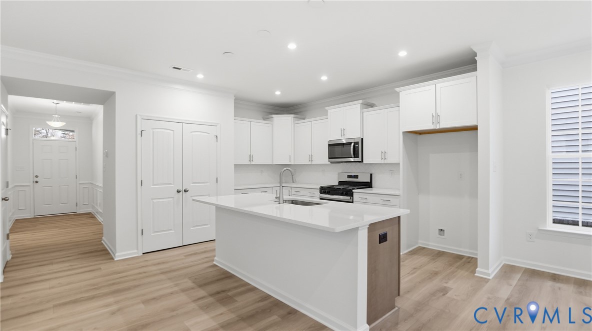 This home is TO BE BUILT. The photo represents the plan, not the actual home. Design selections may vary.