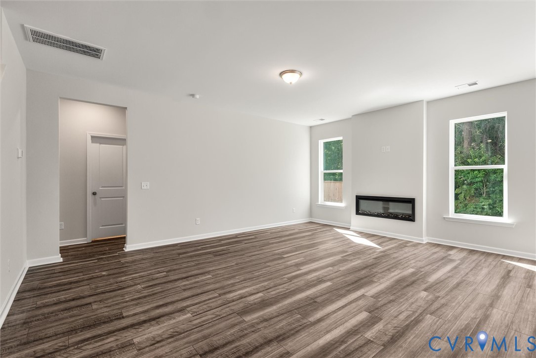 This home is TO BE BUILT. The photo represents the plan, not the actual home. Design selections may vary.