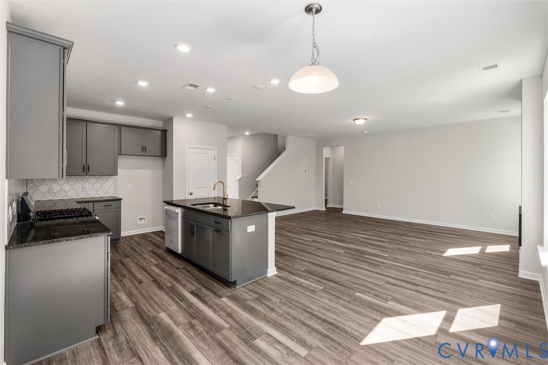 This home is TO BE BUILT. The photo represents the plan, not the actual home. Design selections may vary.