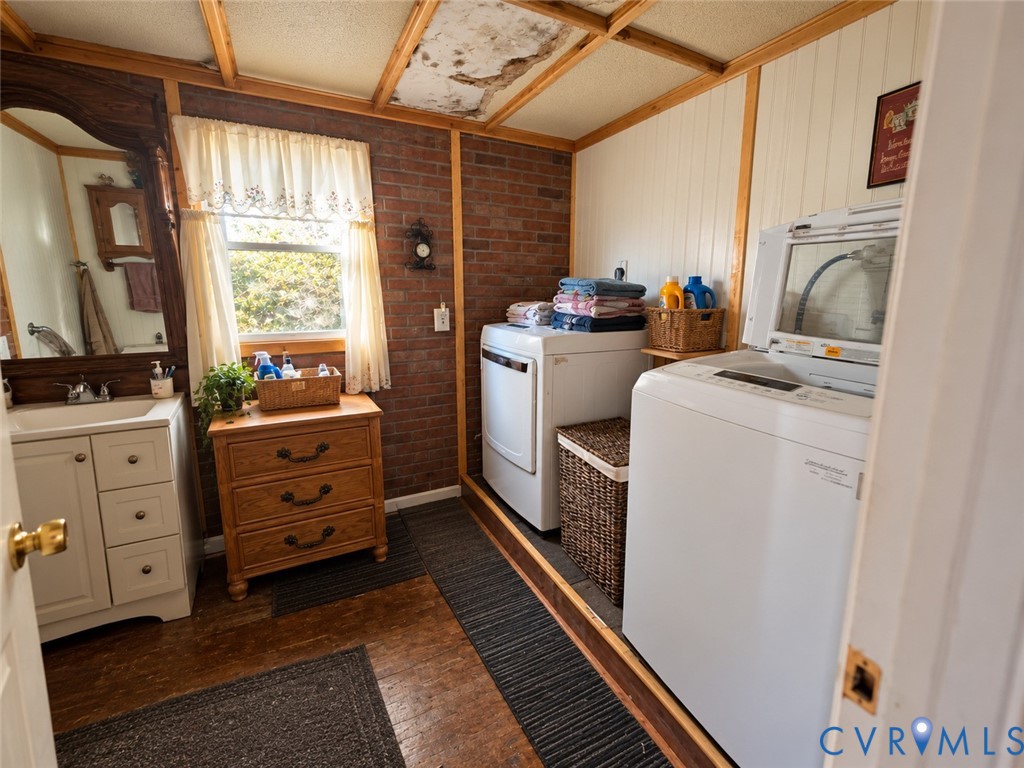 15022 George Wash Memorial Highway, Saluda, VA 23149