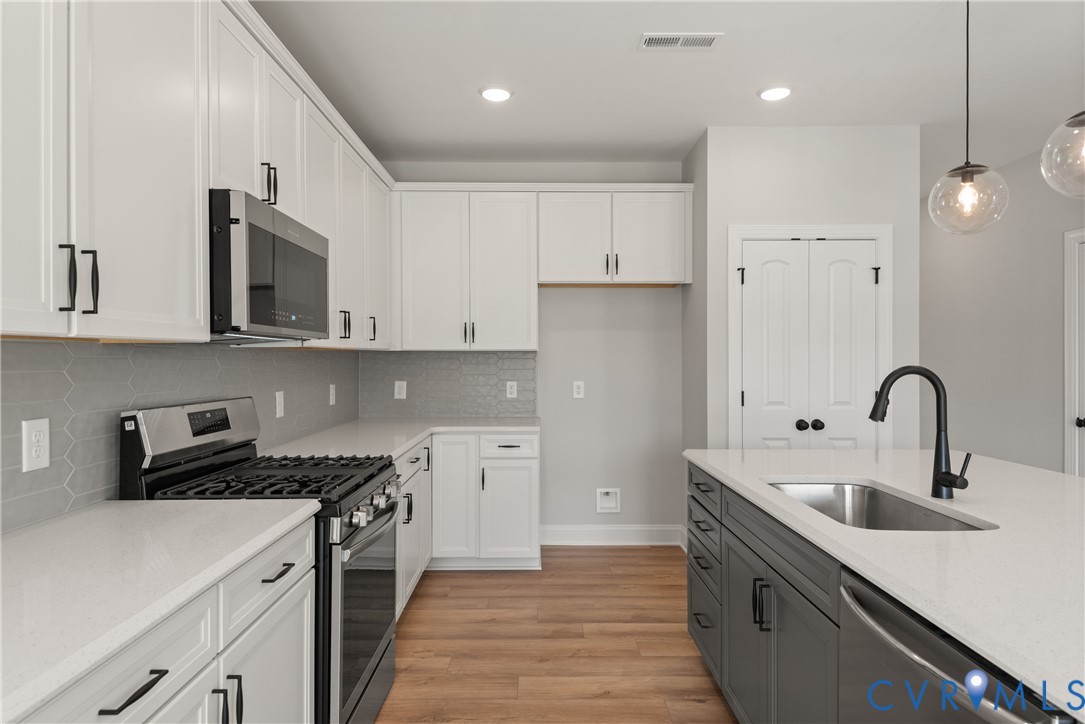 This home is TO BE BUILT. The photo represents the plan, not the actual home. Design selections may vary.