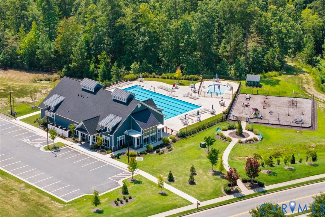 You're going to love it here! Resort-style living featuring a luxury clubhouse, lap pool, splash pad, playground and scenic trails throughout your community!