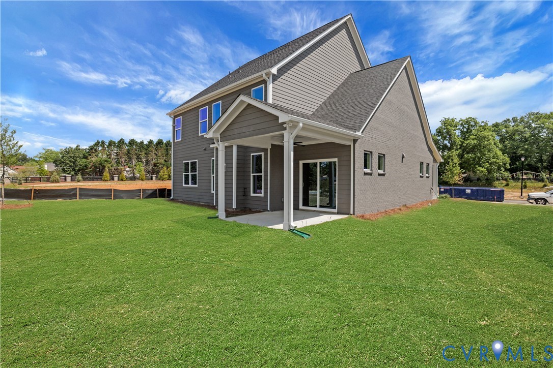 This home is TO BE BUILT. The photo represents the plan, not the actual home. Design selections may vary.