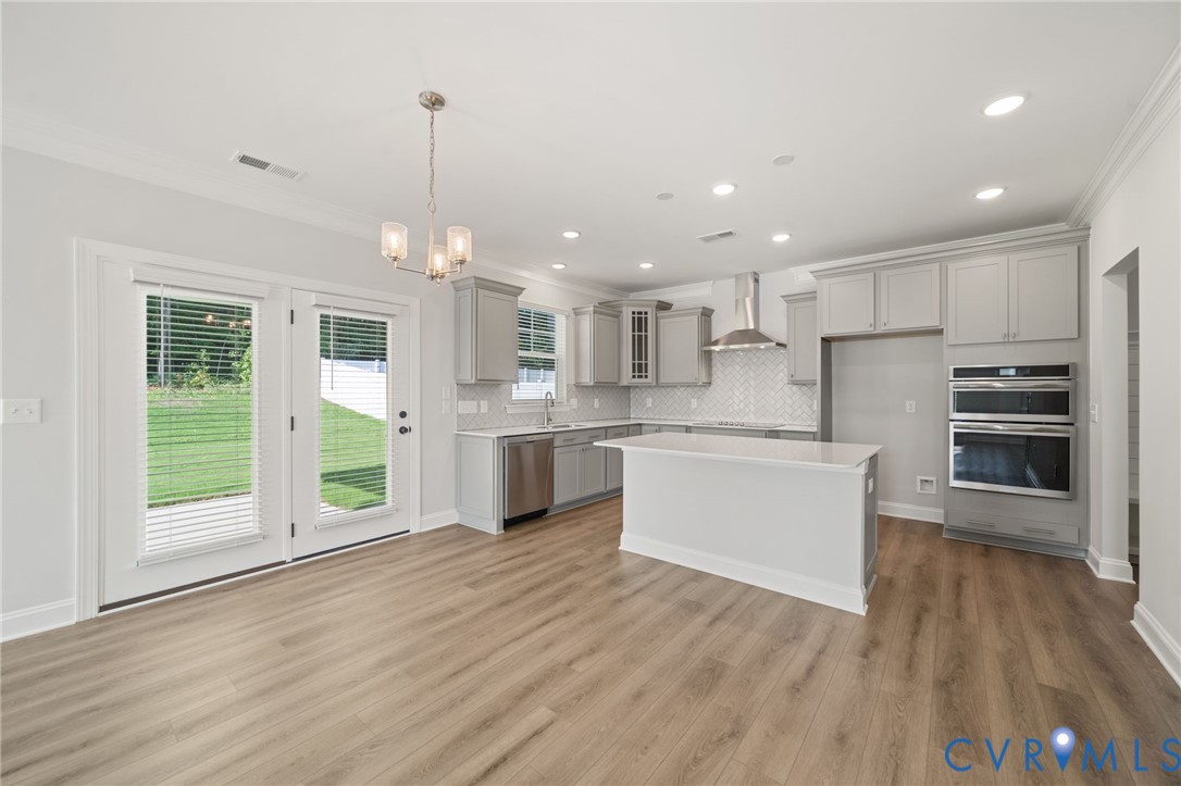 This home is TO BE BUILT. The photo represents the plan, not the actual home. Design selections may vary.