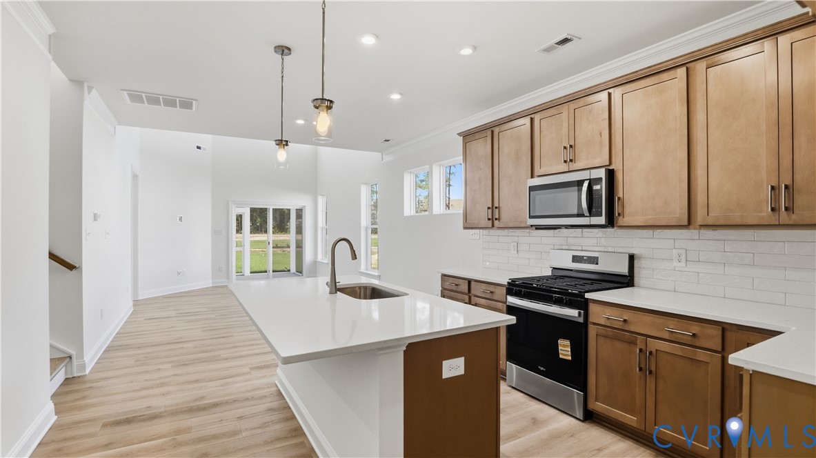 This home is TO BE BUILT. The photo represents the plan, not the actual home. Design selections may vary.