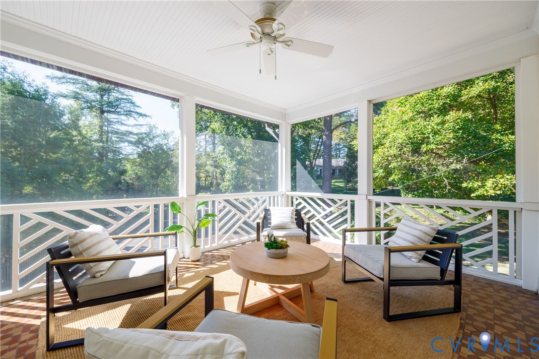 Sip your morning coffee surrounded by lush greenery.