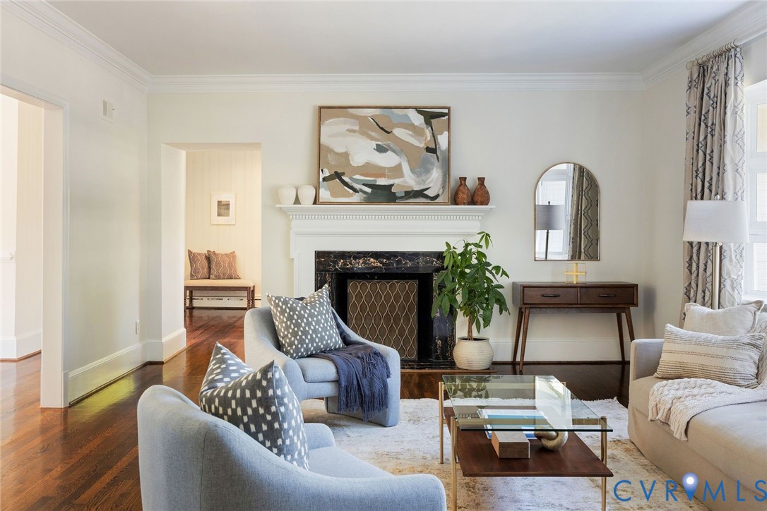The perfect space to entertain friends and family around the fireplace.