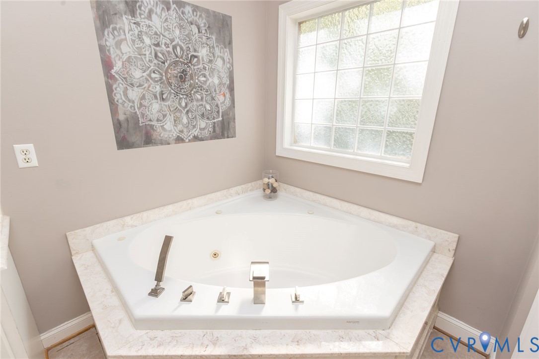 Primary Bathroom Jetted Tub